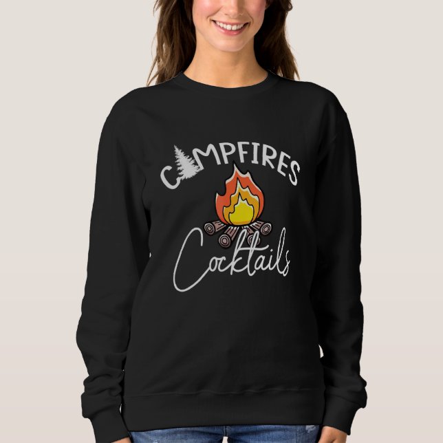 Campfire Plus Cocktails Kärlek Camping Drinking T Shirt (Framsida)