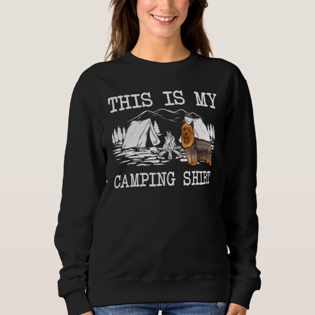 Campfire Silky Terrier-Hund Det här är min kampanj T Shirt (Framsida)