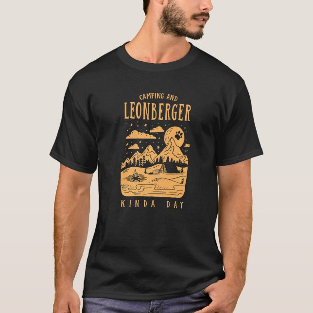 Camping and Leonberger Kinda Day Lejon Hund Hund T Shirt (Framsida)