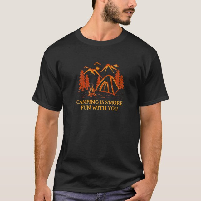 Camping är mer Roligt med Camper Par Camp T Shirt (Framsida)