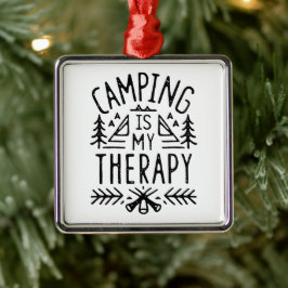 Camping är min terapeutiska skog. julgransprydnad metall