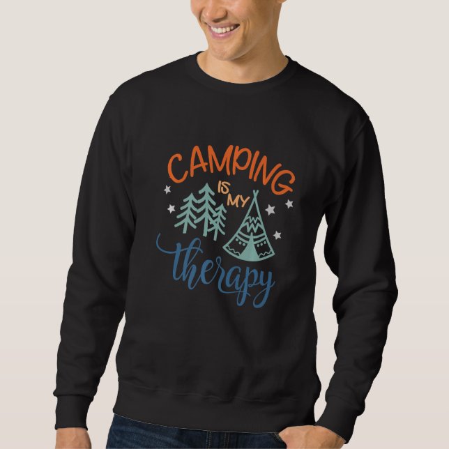 Camping är min terapi Äventyr Awaits Funny Campe Lång Ärmad Tröja (Framsida)