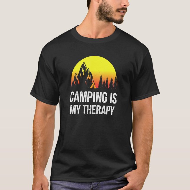 Camping är min terapi - Camping T Shirt (Framsida)