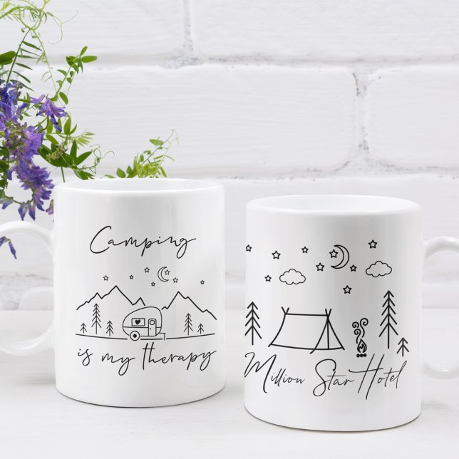 Camping är min terapi & Million Star Hotel-citat Kaffemugg (Camping is My Therapy & Million Star Hotel Quotes Coffee Mug)
