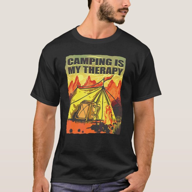 Camping Är Min Terapi T Shirt (Framsida)
