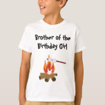 Camping Birthday Brother T-Shirt<br><div class="desc">Att fira en födelsedag är en familjeangelägenhet! Hämta motsvarande skjortor för hela familjen så att du kan fira i stil. Det är inte bara roligt att matcha temat, utan det låt oss också andra föräldrar att lätt veta vilka värdarna i party är! De där campingskjortorna i party är perfektens beröring!...</div>