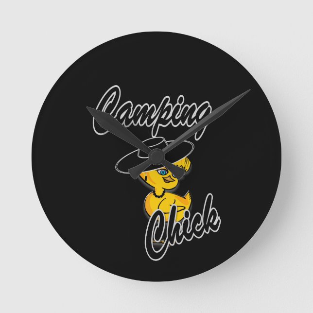 Camping Chick #4 Rund Klocka (Framsida)
