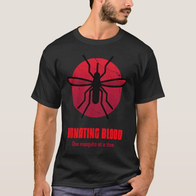 Camping Donating Blood One Mosquito At A Time T Shirt (Framsida)