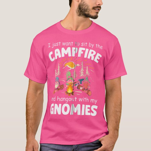 Camping Funny Gnome Hangout With My Gnomies Campfi T Shirt (Framsida)