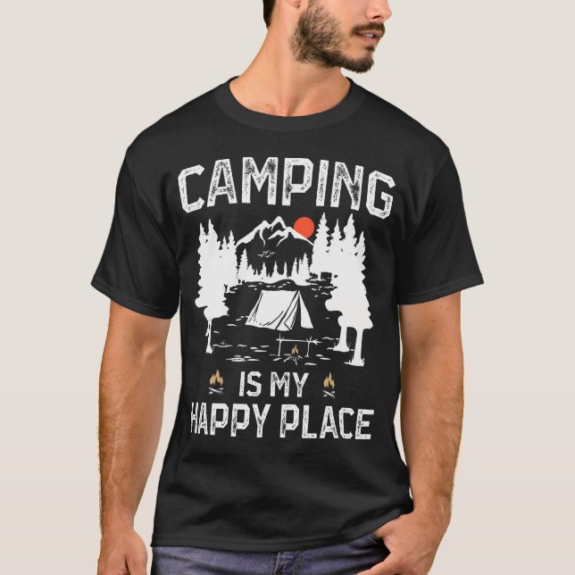 Camping Is My Happy Place Funny Camper Forest Camp T Shirt (Framsida)