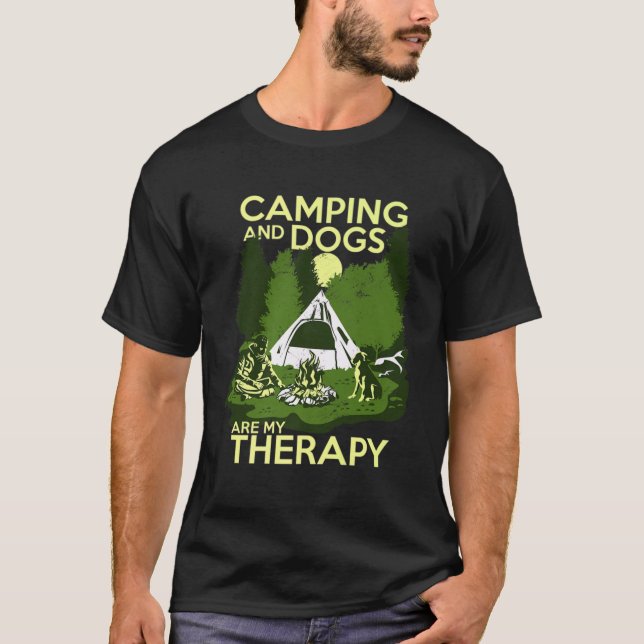 Camping och Hundar är min terapi T Shirt (Framsida)