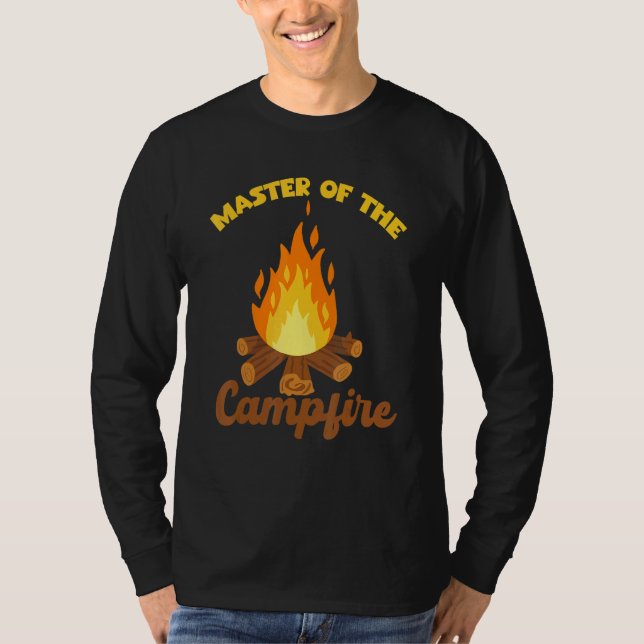 Camping Outdoor Designs Master Of The Campfire T Shirt (Framsida)