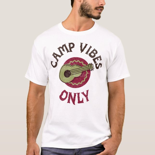 Camping Vibes Only Campingtävlingsläger T Shirt (Framsida)