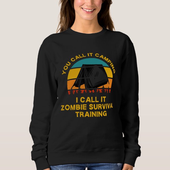 Camping Zombie Survival Training Apocalypse Camper T Shirt (Framsida)