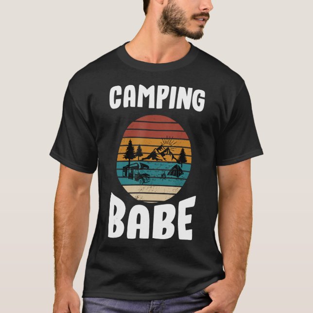 Campingbabb, campingkvinna, camping, camping, läge t shirt (Framsida)