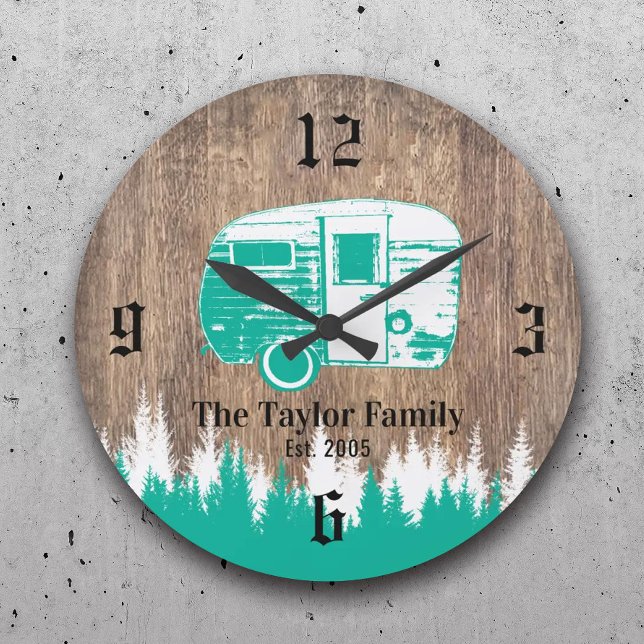 Campingbrickor Lycklig Campers Family Namn Wooden Stor Klocka (Skapare uppladdad)