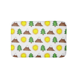 Campingcampingplats i berggrunden Träd Badrumsmatta