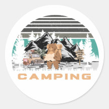 Campingdesign med en söt björn, vintage bil.