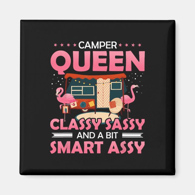 Campingdrottning Cly Sy Och Lite Smart Och Rolig C Magnet (Framsidan)