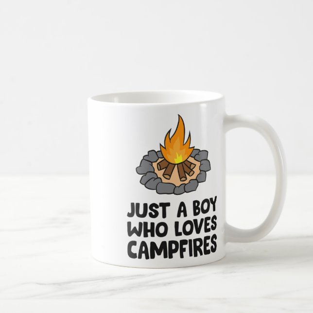 Campingeld Pojke Som älskar lägereldar  Kaffemugg (Höger)