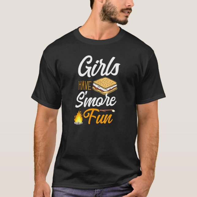Campingflickorna har mer campingbrandmarmallow t shirt (Framsida)