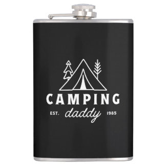 Campingpappa rolig far campare skog retro svart fickplunta