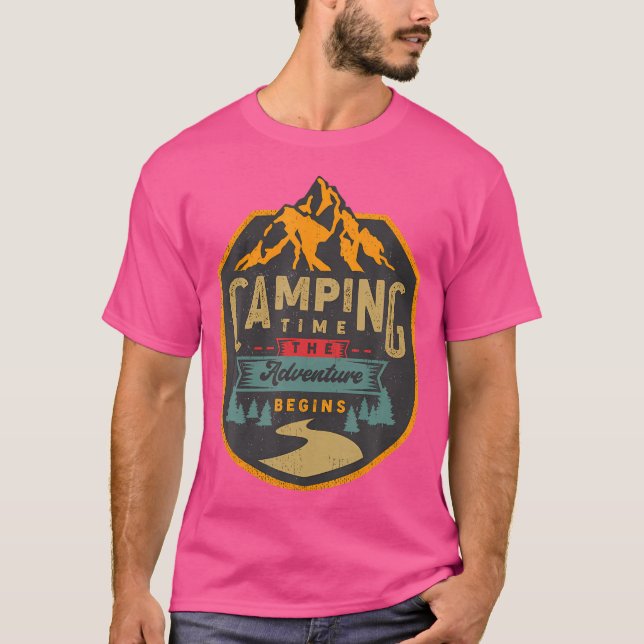 Campingtid Äventyr börjar Camper T Shirt (Framsida)