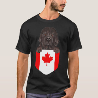Canada Flagga Newfoundland Hund In Pocket T-Shirt