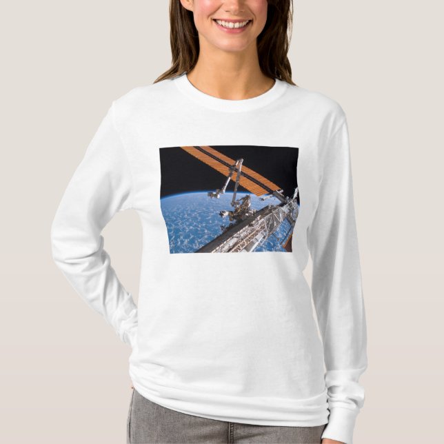 Canadarm2 och vingar på solmatrispanelen t-shirt (Framsida)