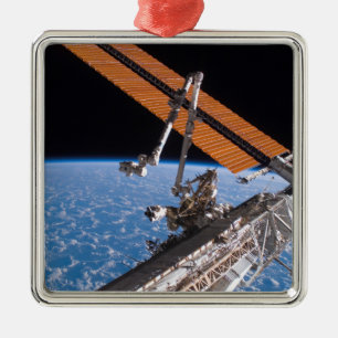 Canadarm2en och den sol- samlingpanelvingar julgransprydnad metall
