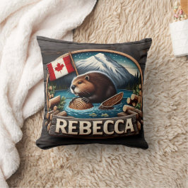 Canadian Beaver Holding Log av Canadian Flagga Kudde