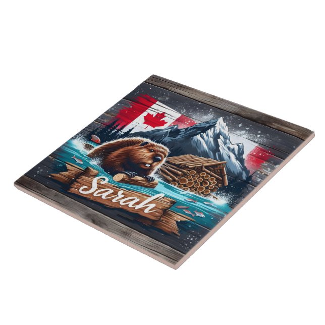 Canadian Beaver in Vatten with Logs nära bergen Kakelplatta (Sidan)