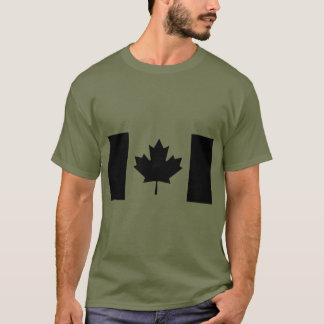 Canadian Flagga: Blackout T Shirt