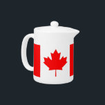 Canadian Flagga Tekanna<br><div class="desc">Lägg till en liten bit kanadensisk charm till din tetid med vår tekanna för exklusiv med Kanadas flagga! Den här tekannan är uppgjord med stor noggrannhet, den är mer än bara ett funktionellt köksföremål. Det är ett firande av kanadensiskt arv och nationellt pride. Den djärva utformningen visar stolt det kanadensiska...</div>
