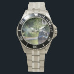 CANALS ARMBANDSUR<br><div class="desc">Kanalbåtar, som i Förenade kungariket kallas smalbåtar, användes ursprungligen för att transportera varor runt land. De används nu främst för fritid och lockar människor från hela världen att njuta av vår landsbygd. Dessa båtar ser mycket söt ut med sina ljusa färgader, traditionellt blåa, röda eller grönt. Blommor och slottsdesigner är...</div>