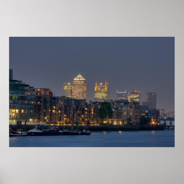 Canary Wharf och Docklands i Dusk Poster (Framsidan)