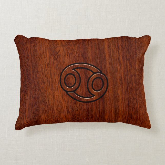 Cancer Zodiac Symbol på Mahogany Wood Stil Prydnadskudde (Framsidan)