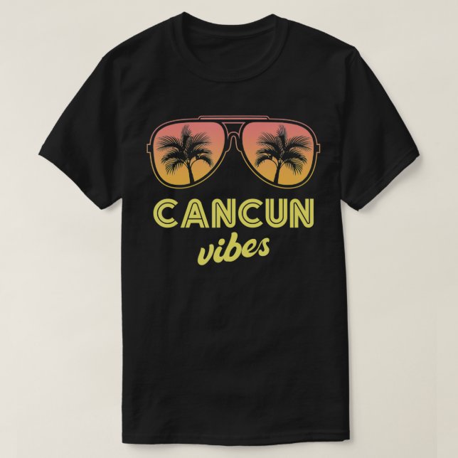 Cancun Summer Vibes Beach Family Vacation 2022  T Shirt (Design framsida)