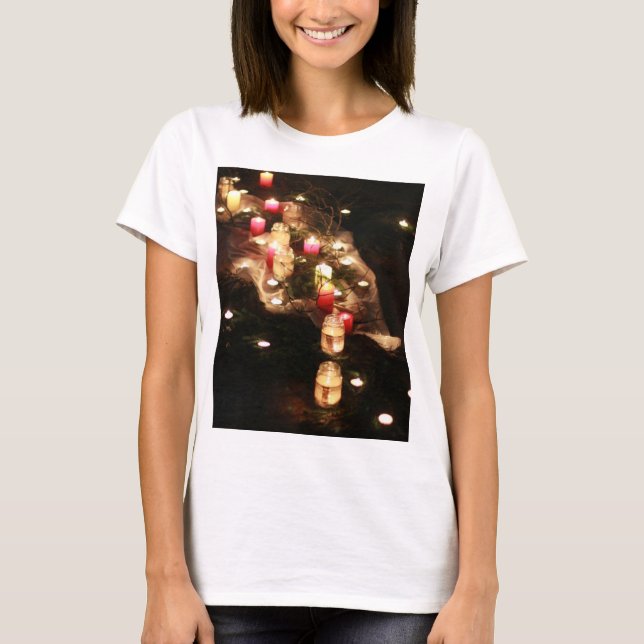 Candlelight Glow Women's T-Shirt - Anpassade (Framsida)