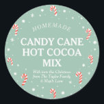 Candy cane Hett Kakao - julmärkning Runt Klistermärke<br><div class="desc">Det här klistermärket är designat att fästa på DIY-gåvor till helgdagarna. Den har en mint grönt och röd design som är komplett med polkagrisar, snö, stjärnor och snöflingor. Det skulle vara perfekt att märka flaskor eller Mason burk fylld med Candy cane Fudge, Hett Cocoa eller Peppermint Bark som en vanlig...</div>