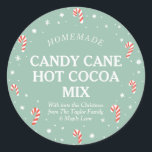 Candy cane Hett Kakao - julmärkning Runt Klistermärke<br><div class="desc">Det här klistermärket är designat att fästa på DIY-gåvor till helgdagarna. Den har en mint grönt och röd design som är komplett med polkagrisar, snö, stjärnor och snöflingor. Det skulle vara perfekt att märka flaskor eller Mason burk fylld med Candy cane Fudge, Hett Cocoa eller Peppermint Bark som en vanlig...</div>