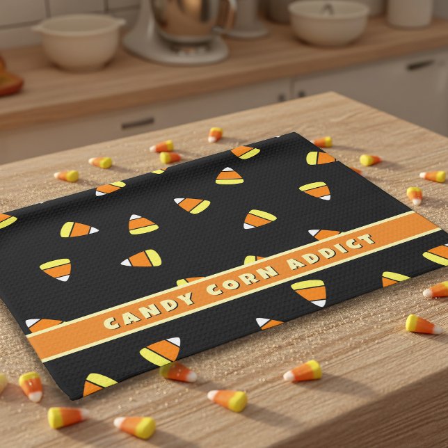 Candy corn Addict Black Halloween Kitchen Towel Kökshandduk (Kitchen towel for the candy corn addict in your life. You can change the text to your name!)