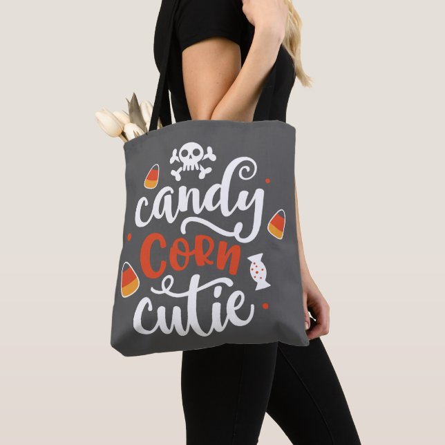 Candy corn Cutie Modern Roligt Grått Halloween Tygkasse (Närbild)