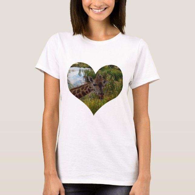 Candy The Giraffe Nature Walk T Shirt (Framsida)