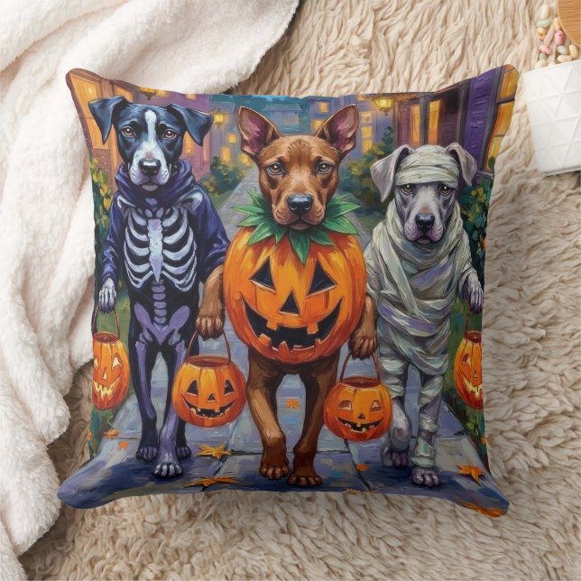 Cane Corso busar på Halloween-kostymer Kudde (Filt)