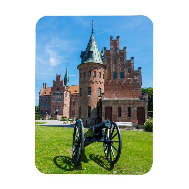Cannon at Castle Egeskov Magnet (Vertikal)