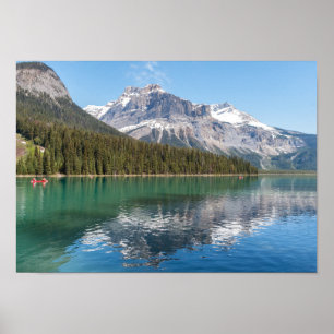 Canoe on berömd Emerald Sjö-Yoho NP, Kanada Poster