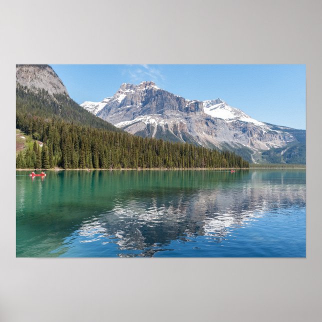 Canoe on berömd Emerald Sjö-Yoho NP, Kanada Poster (Framsidan)