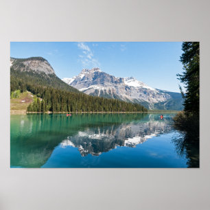 Canoe on berömd Emerald Sjö-Yoho NP, Kanada Poster