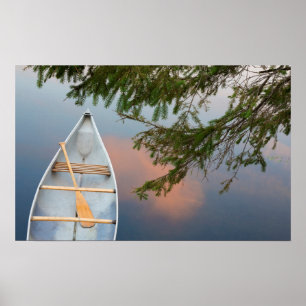 Canoe på sjö vid sunset, Kanada Poster